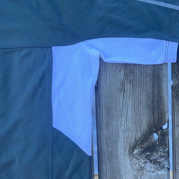 Lululemon Athletica cycling jersey Made in Canada - Picture 3 of 8